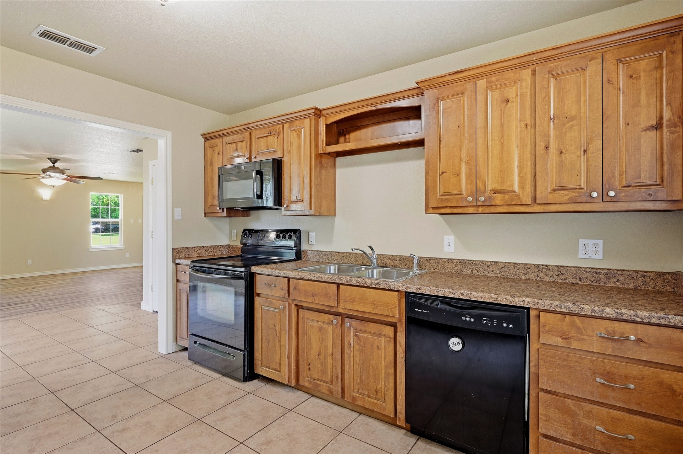 323 Texas Street Pottsboro TX 75076