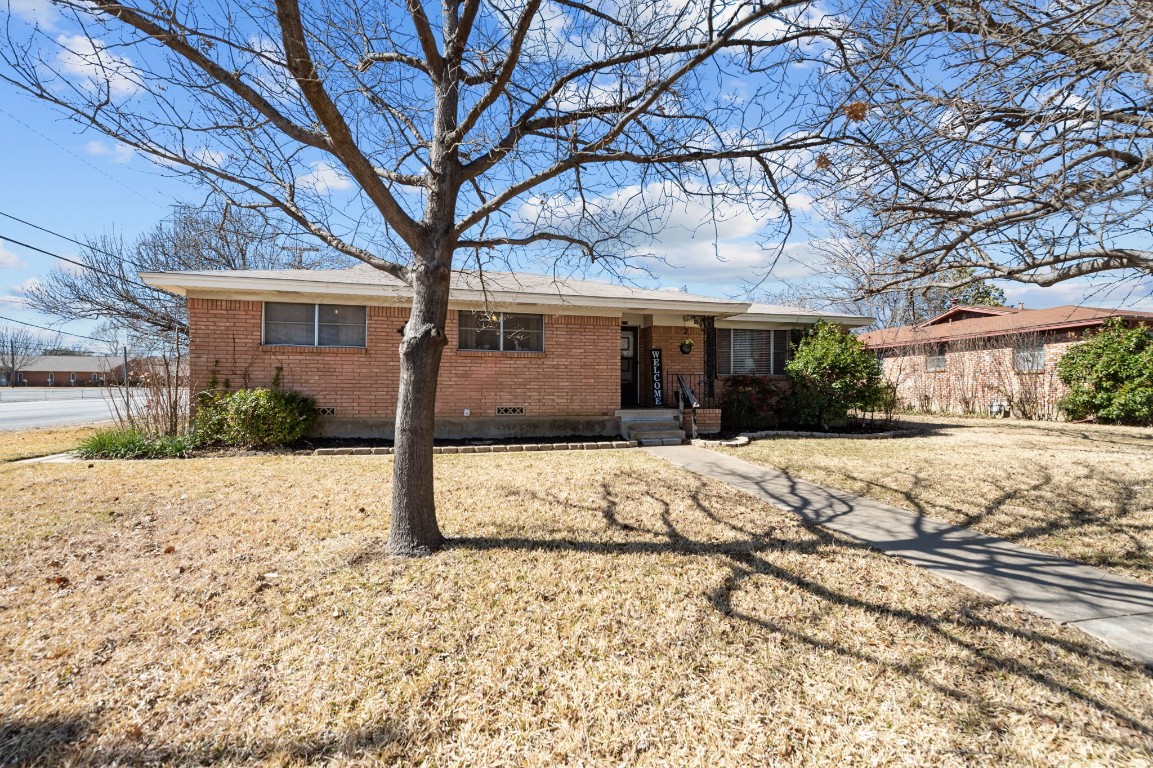 4601 Woodmont Drive Haltom City TX 76117