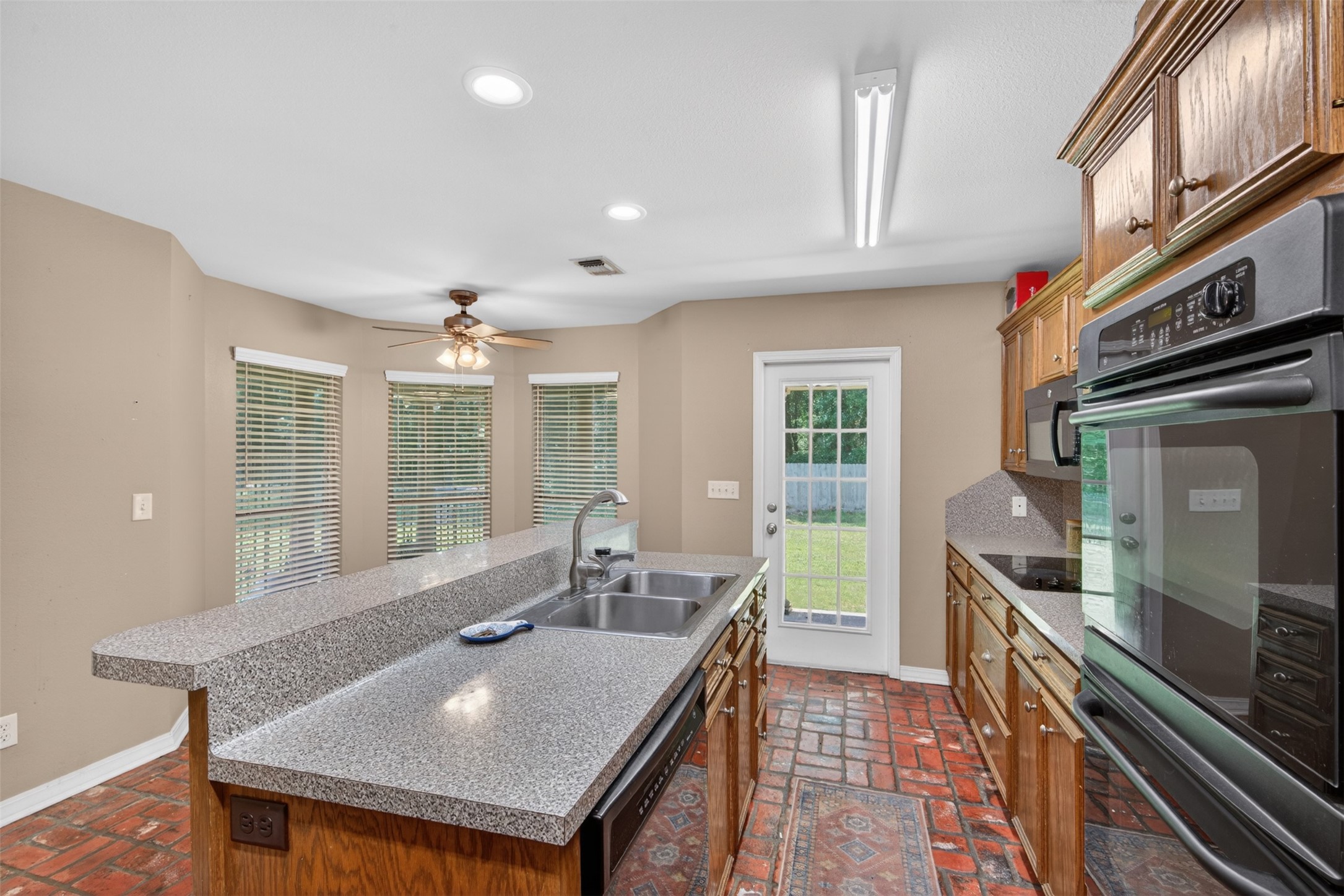 8695 Shane Lane Keithville LA 71047