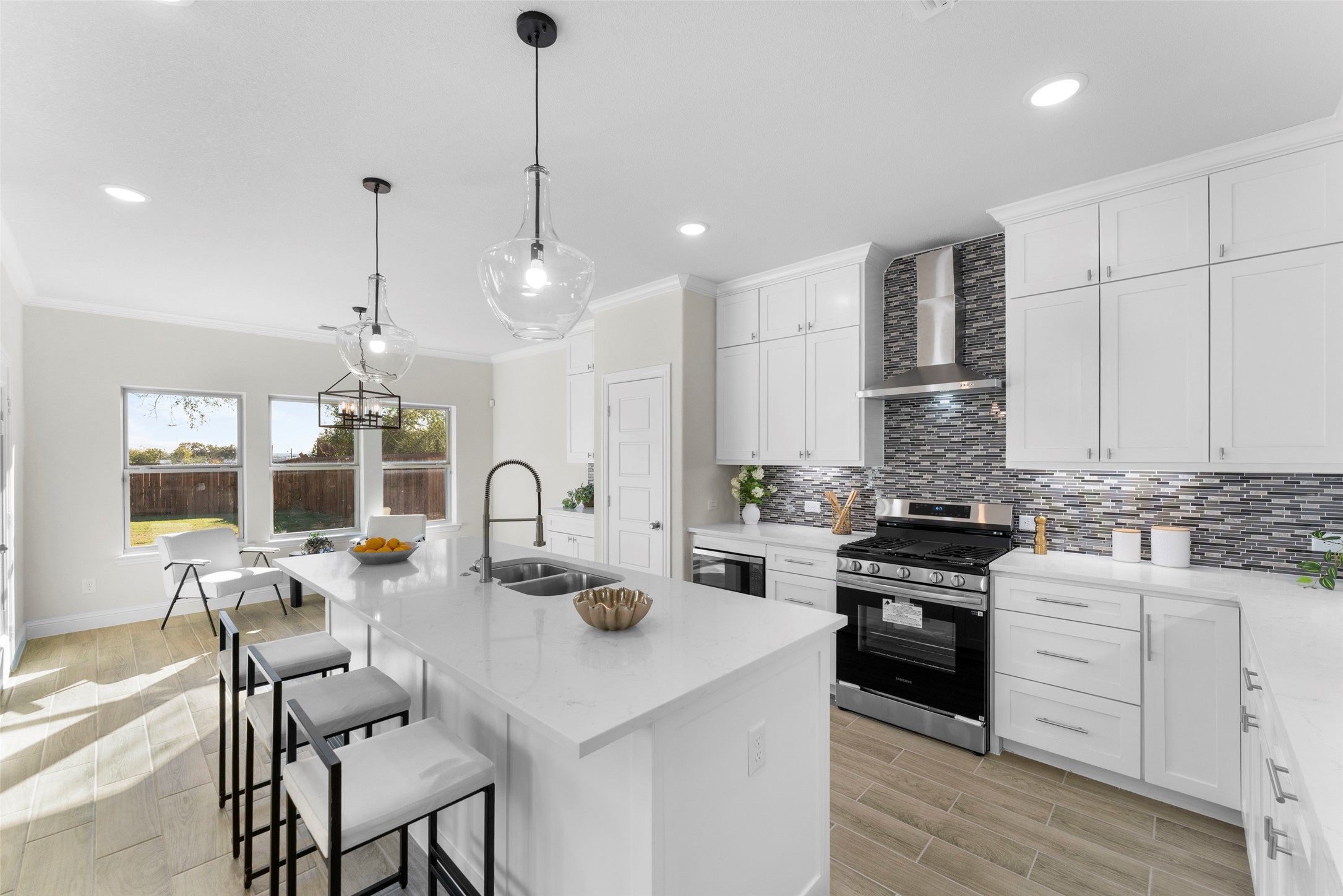 1904 Pembroke Street Irving TX 75060