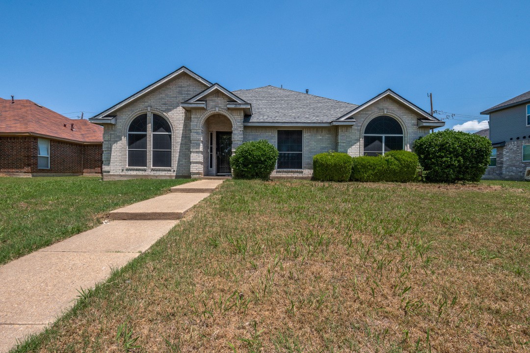 2613 Wild Grove Lane Lancaster TX 75146
