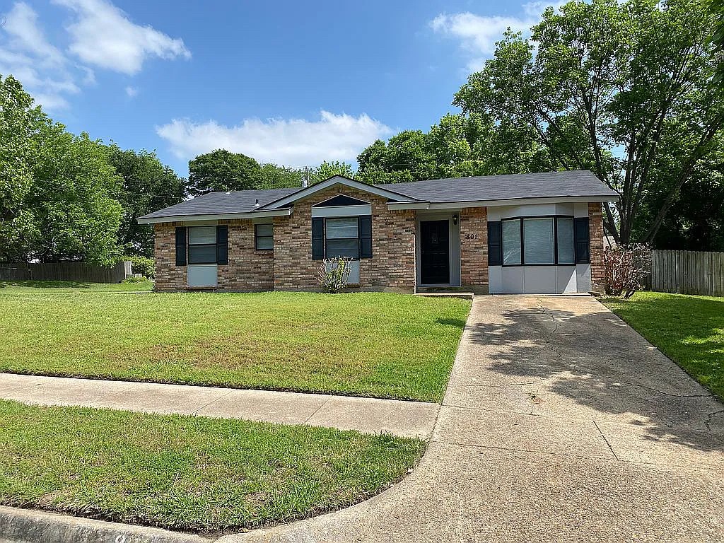 801 Phillips Drive Ennis TX 75119