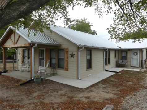 221 N Bluff Street Montague TX 76251