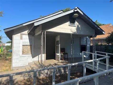 623 N Jester Avenue Dallas TX 75211