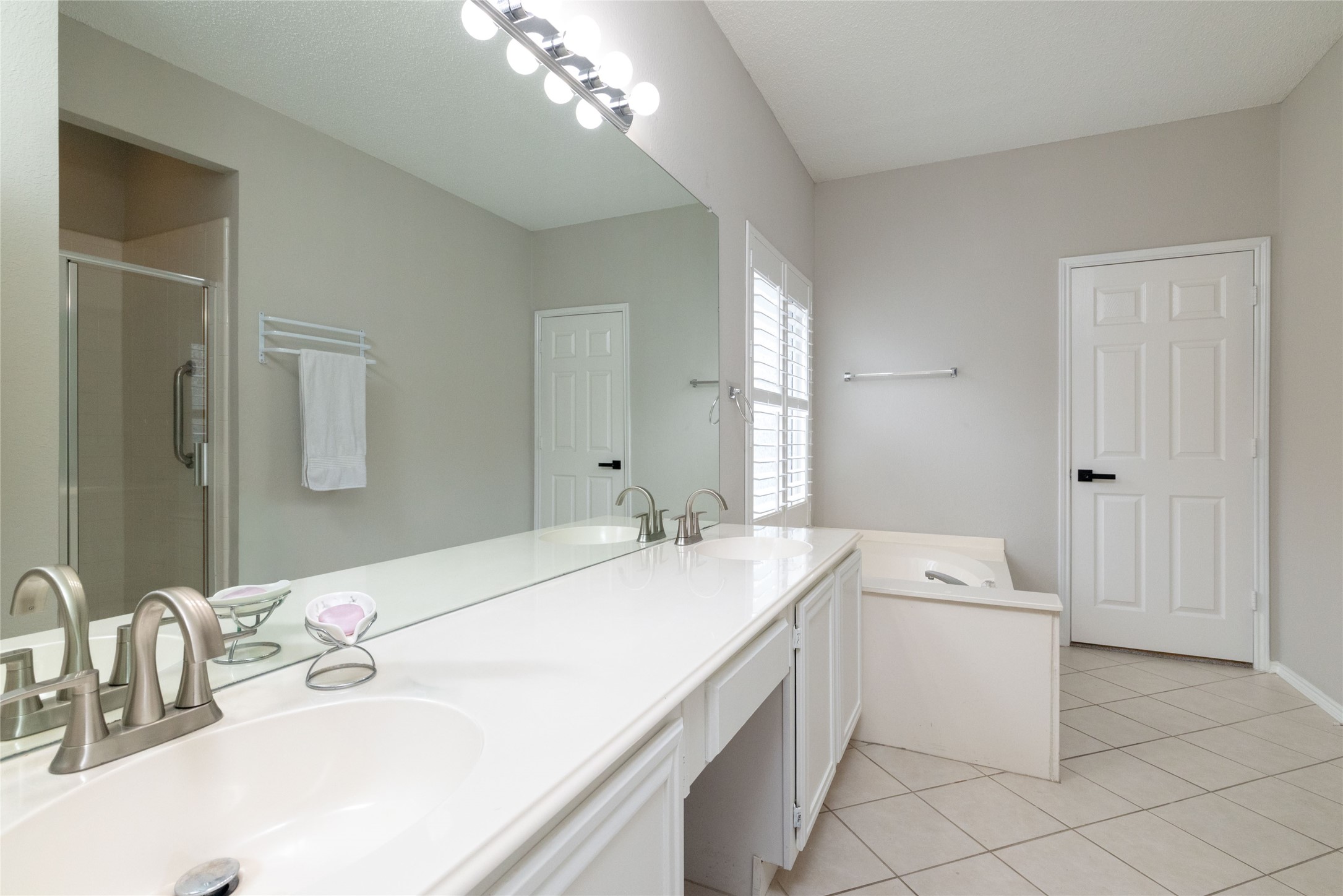 2206 Arbor Chase Circle Arlington TX 76011