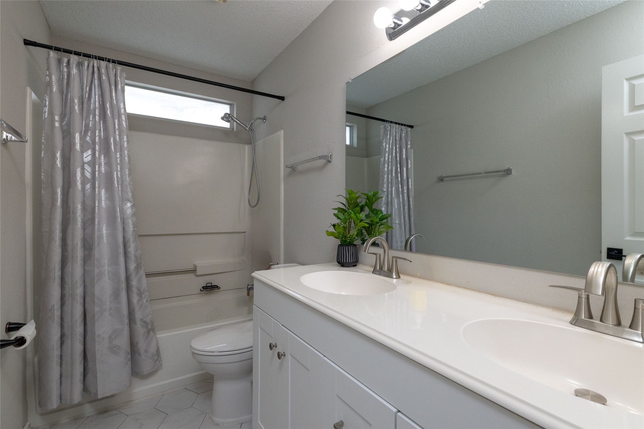2206 Arbor Chase Circle Arlington TX 76011
