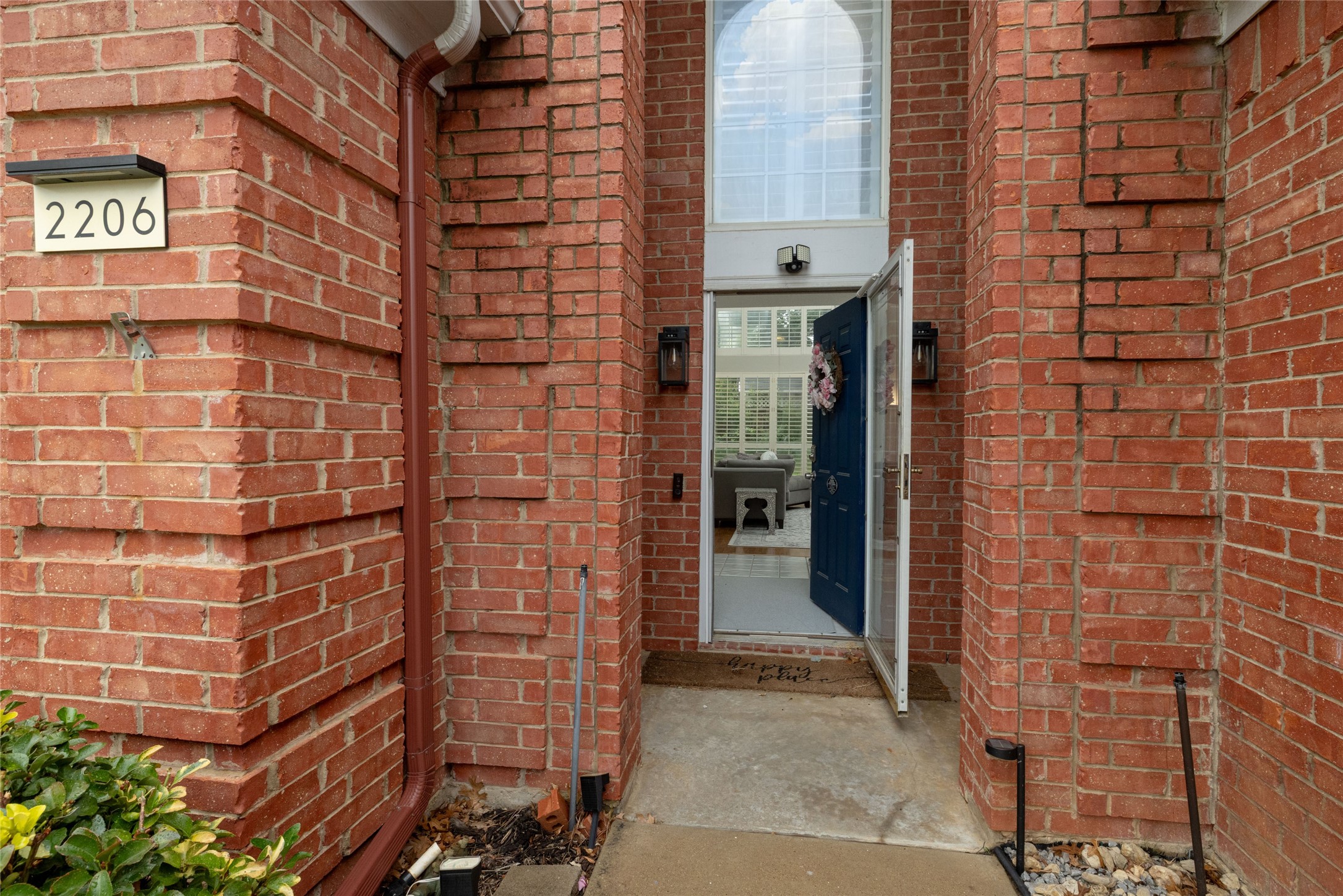 2206 Arbor Chase Circle Arlington TX 76011