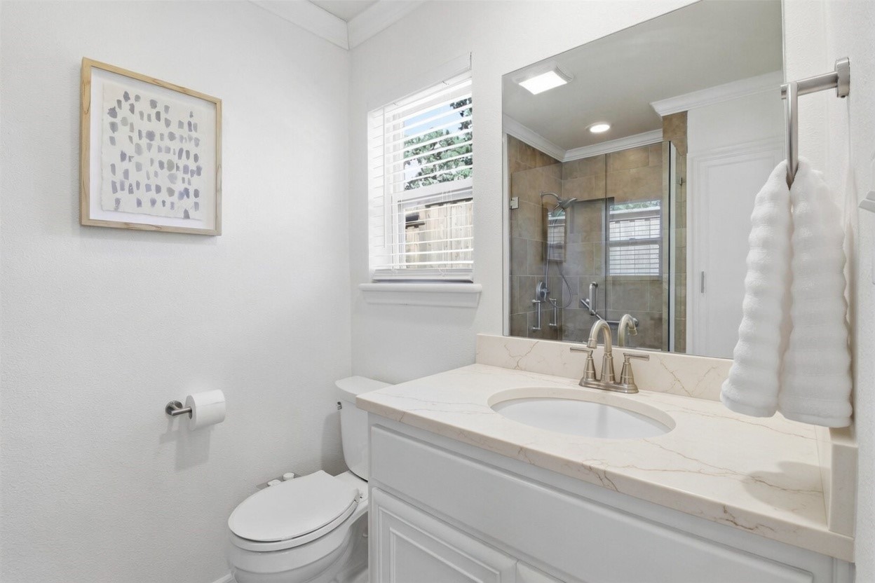 2250 Peavy Circle Dallas TX 75228