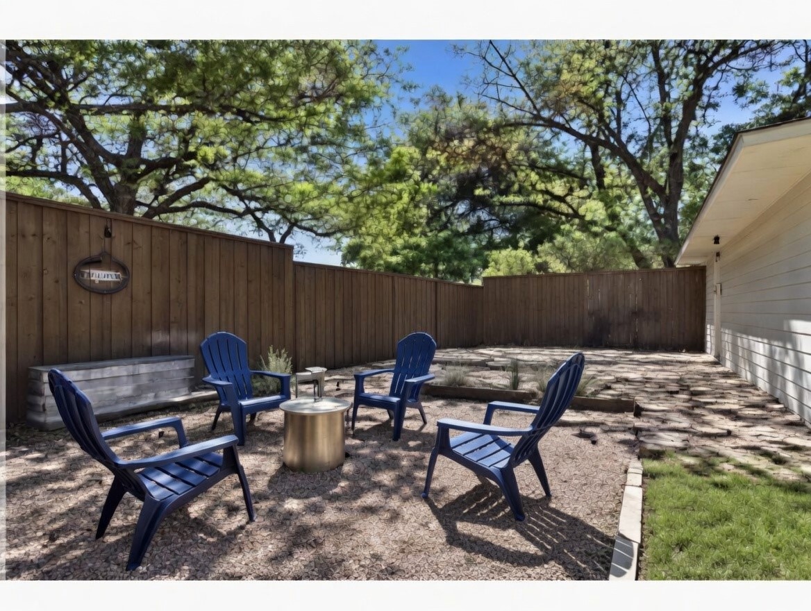 2250 Peavy Circle Dallas TX 75228
