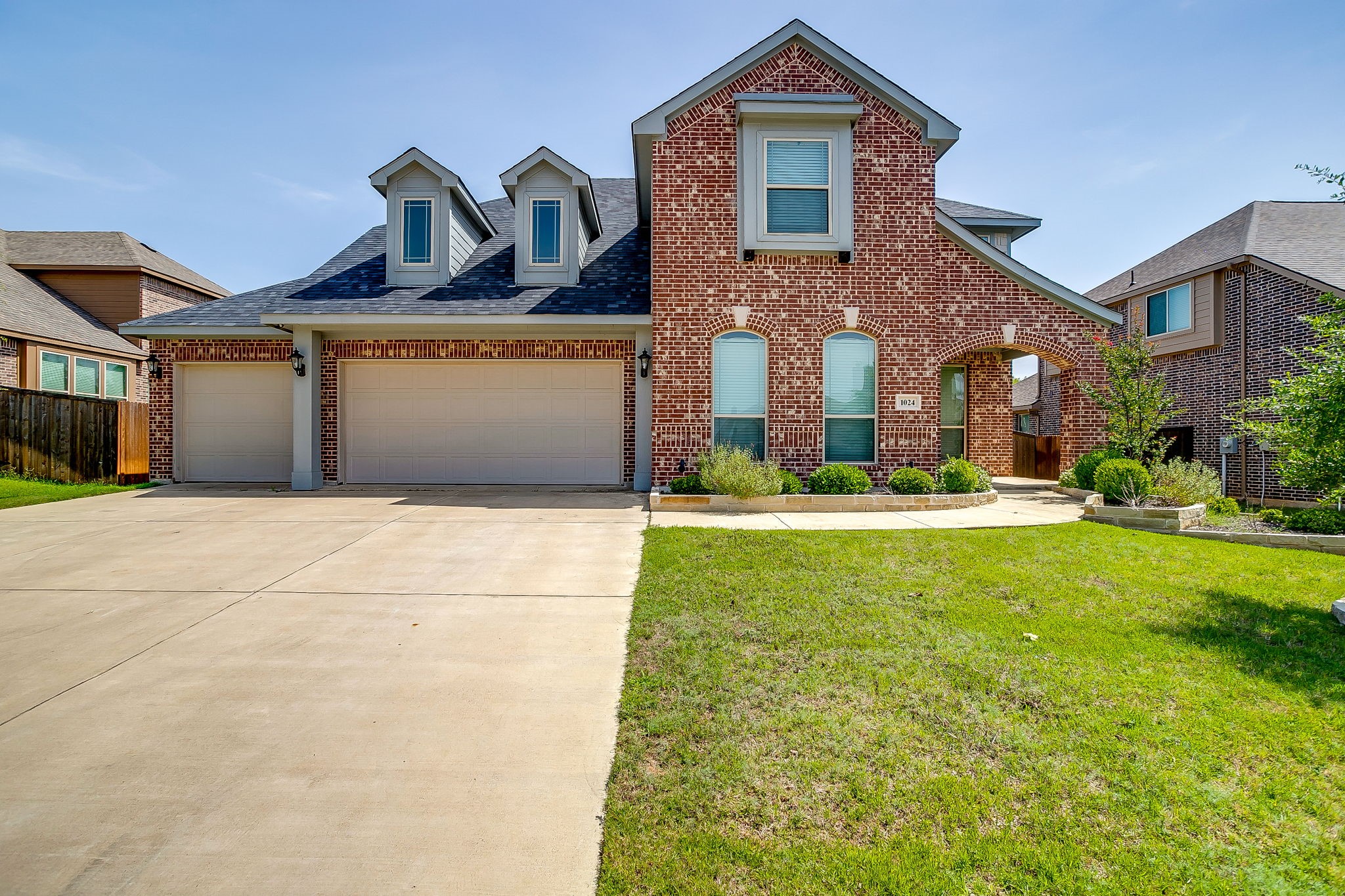 1024 Robles Way Burleson TX 76028