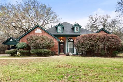 303/305 Cecile Court Arlington TX 76013