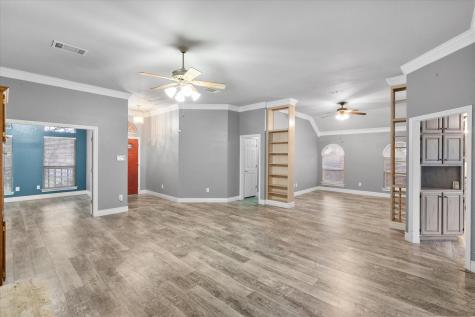 303/305 Cecile Court Arlington TX 76013
