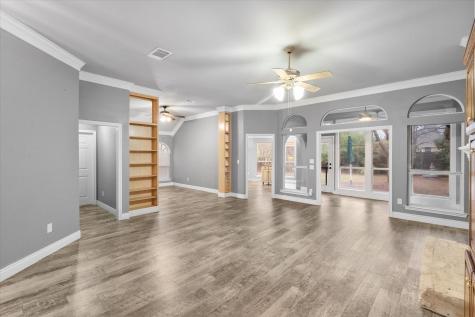 303/305 Cecile Court Arlington TX 76013