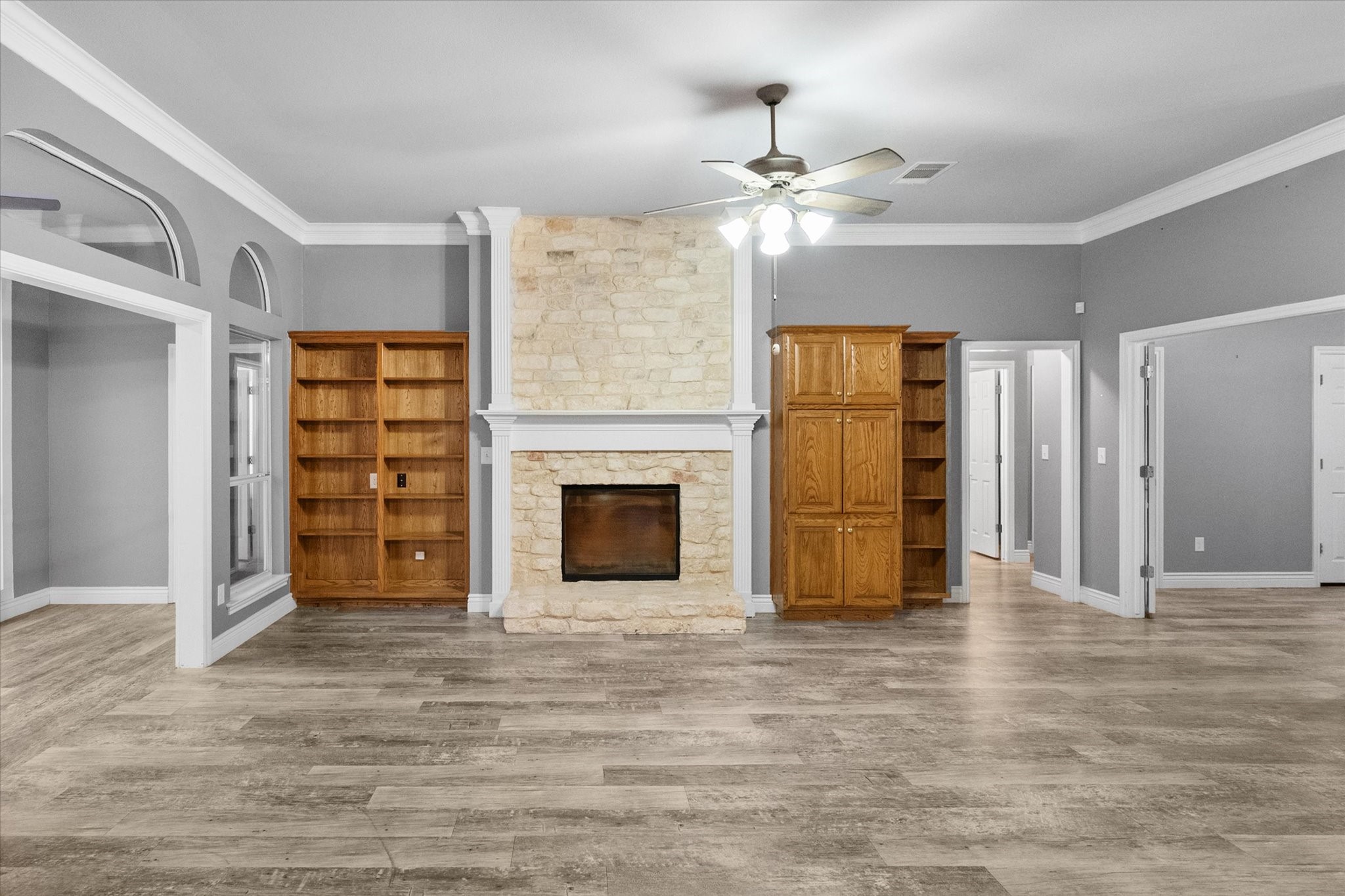 303/305 Cecile Court Arlington TX 76013