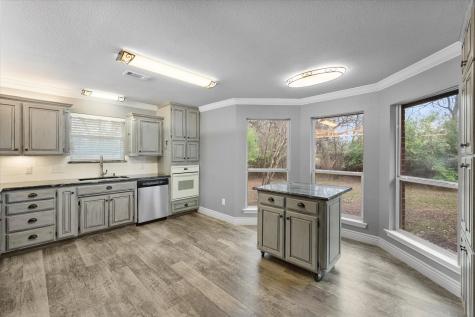303/305 Cecile Court Arlington TX 76013