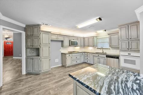 303/305 Cecile Court Arlington TX 76013