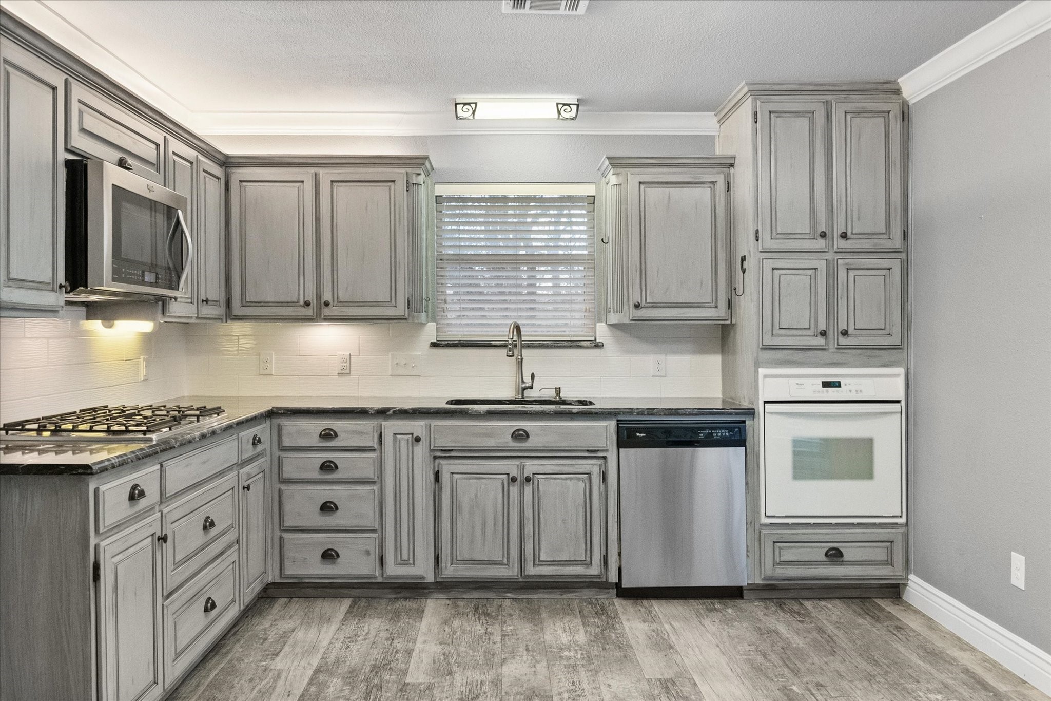 303/305 Cecile Court Arlington TX 76013