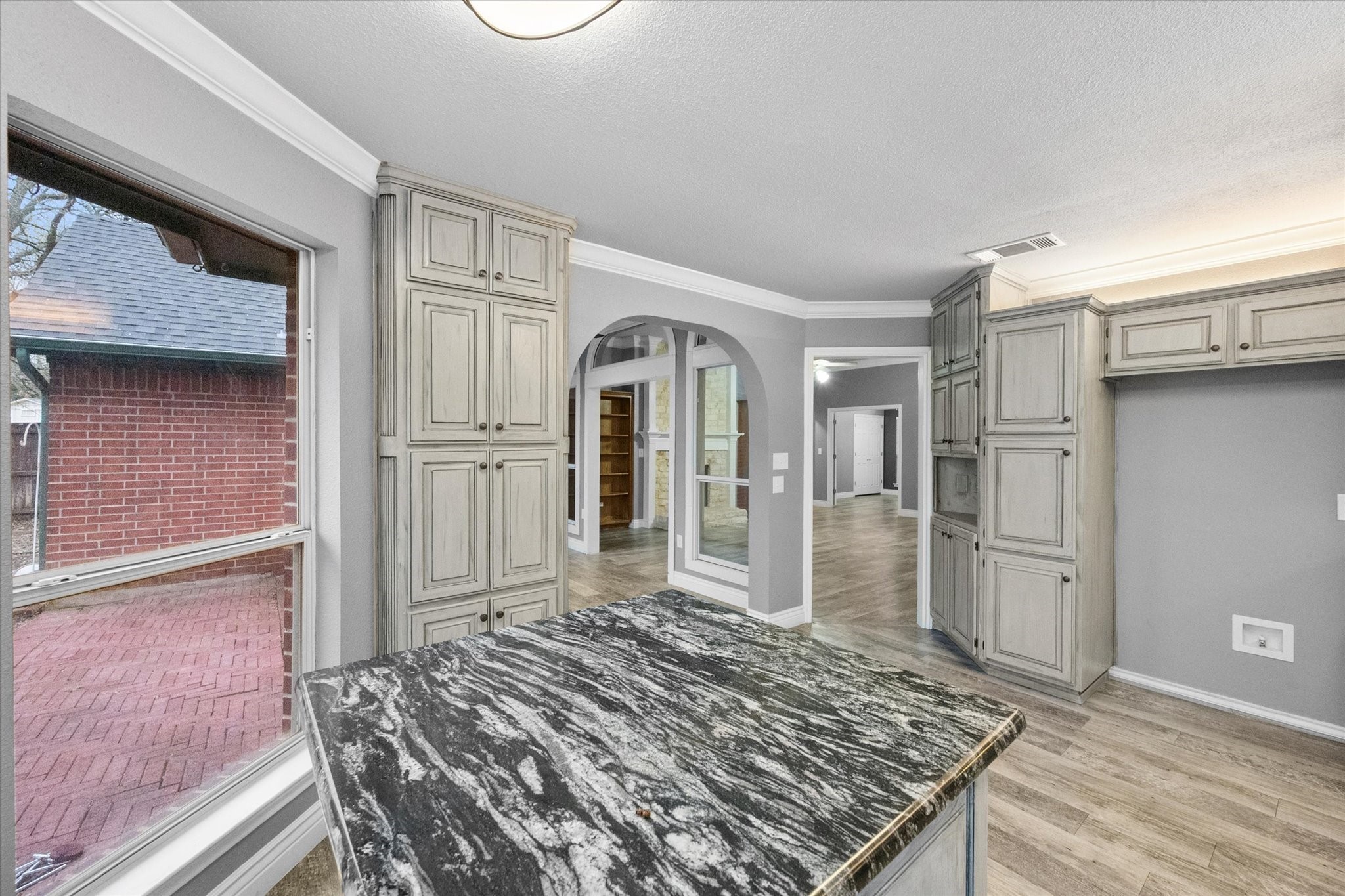 303/305 Cecile Court Arlington TX 76013