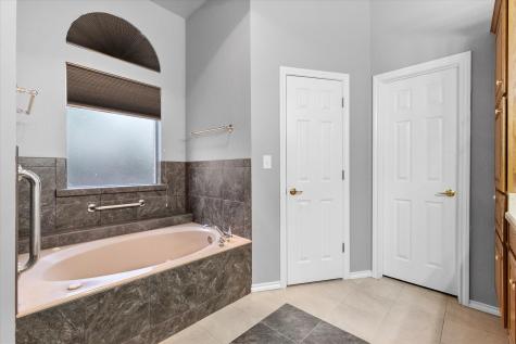 303/305 Cecile Court Arlington TX 76013