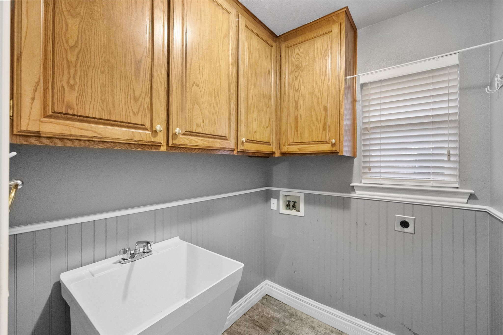 303/305 Cecile Court Arlington TX 76013