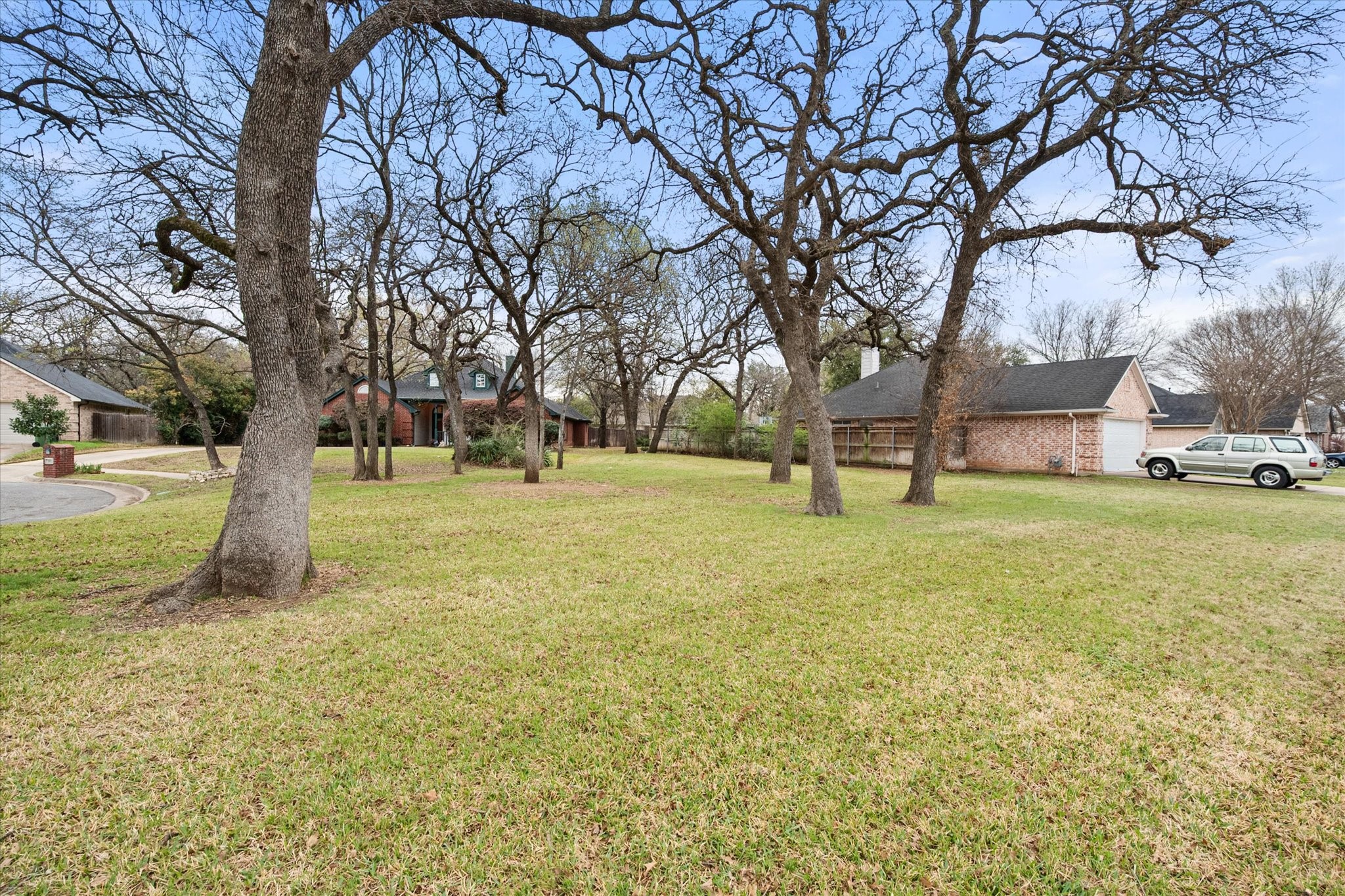 303/305 Cecile Court Arlington TX 76013