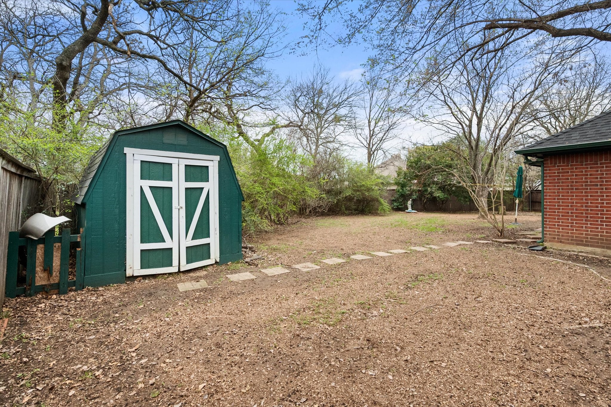 303/305 Cecile Court Arlington TX 76013