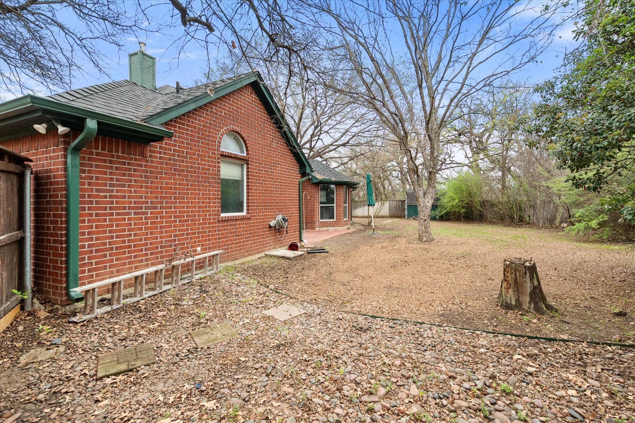 303/305 Cecile Court Arlington TX 76013
