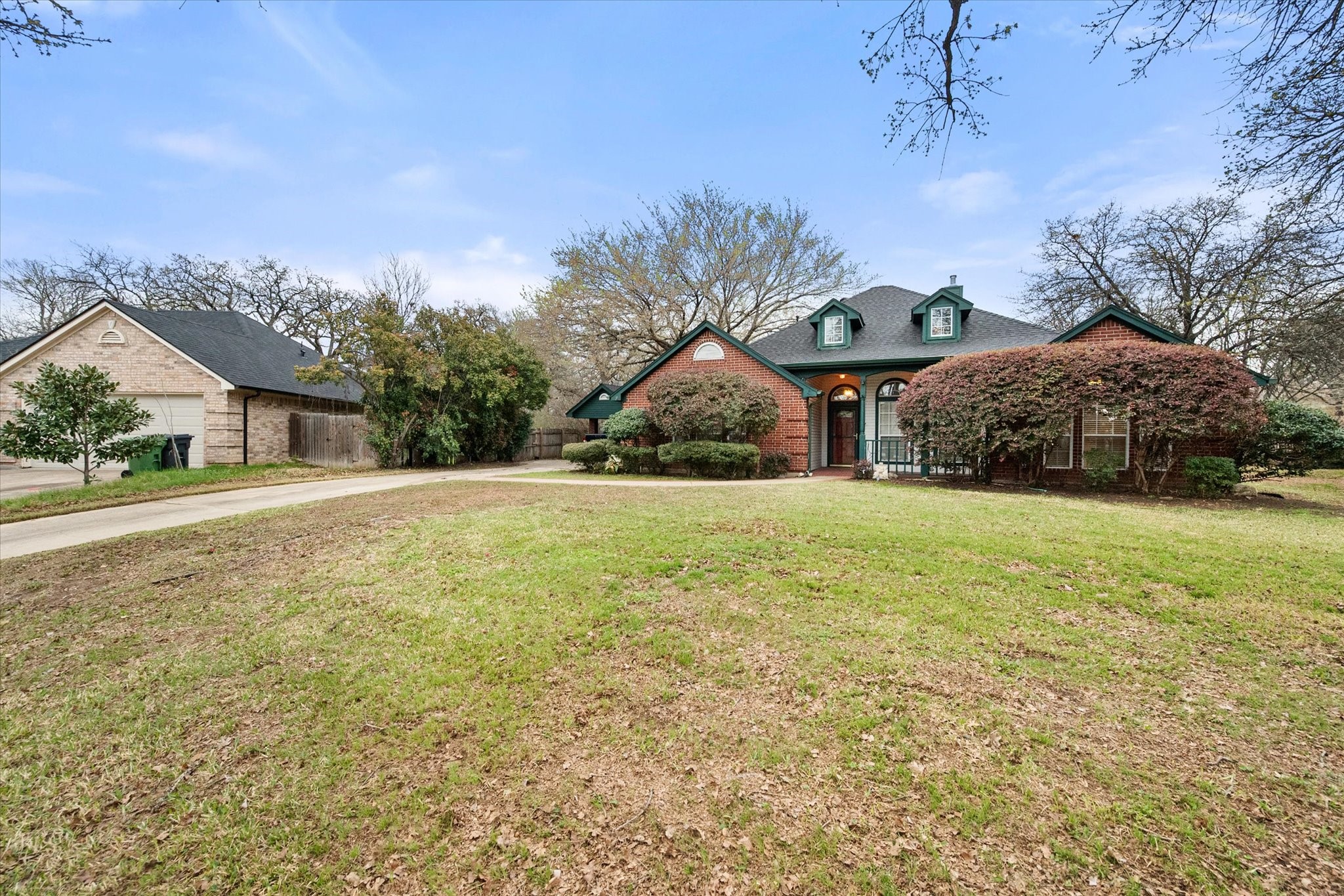 303/305 Cecile Court Arlington TX 76013