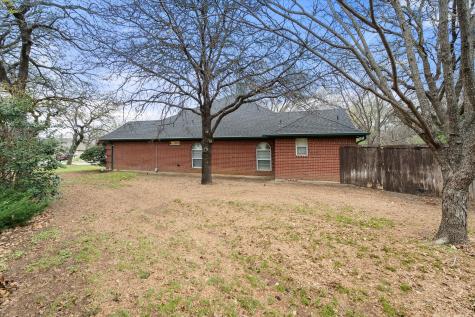 303/305 Cecile Court Arlington TX 76013