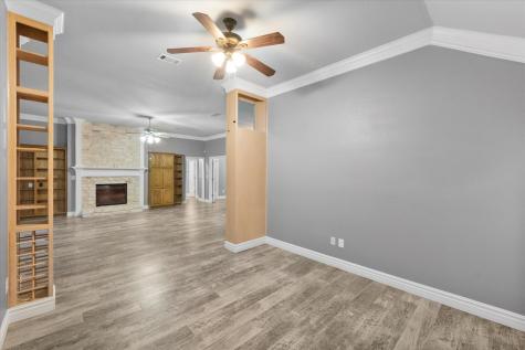 303/305 Cecile Court Arlington TX 76013