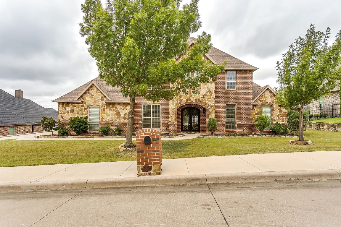 732 Flamingo Circle Burleson TX 76028