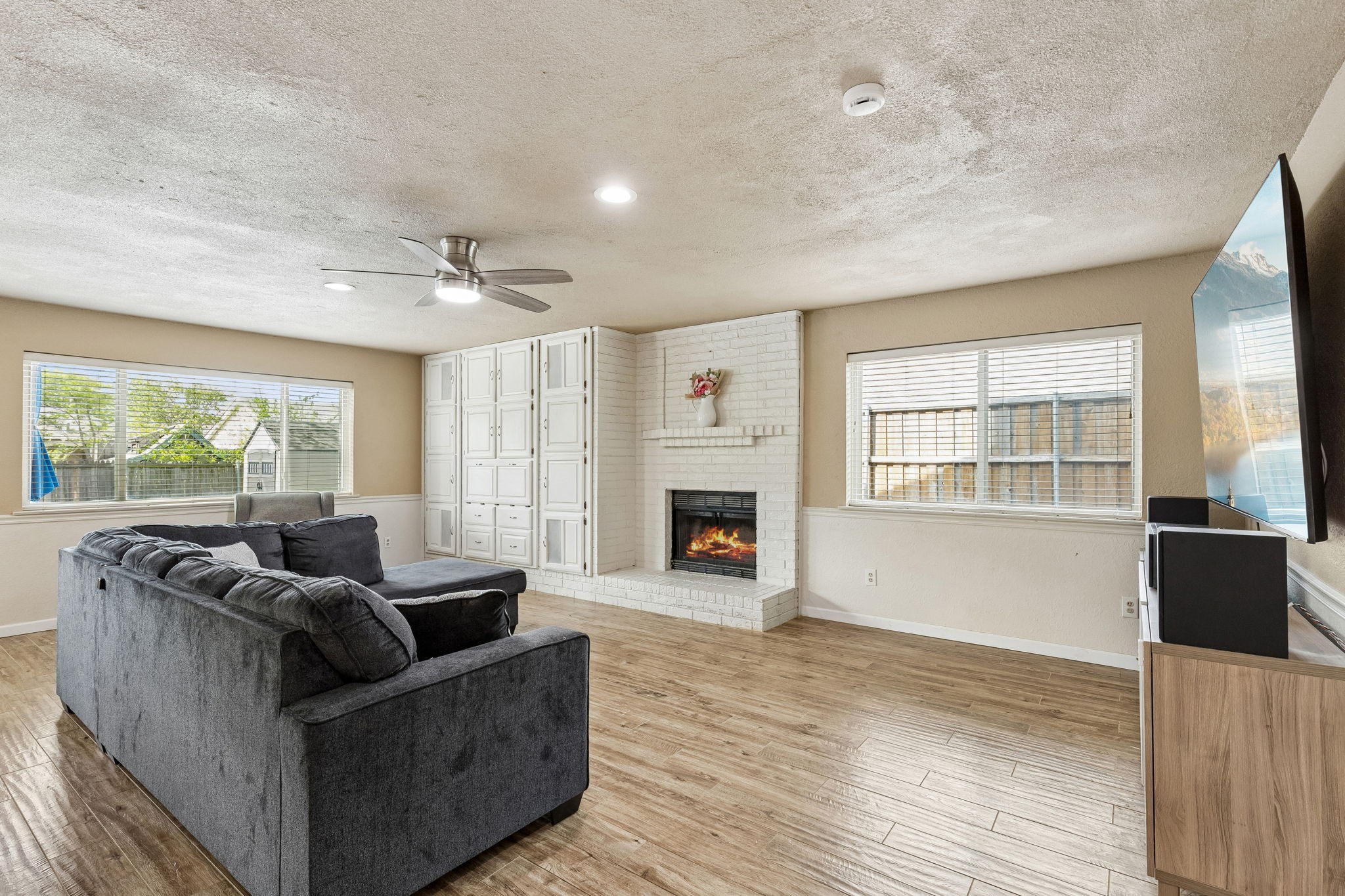 304 Lark Lane Euless TX 76039