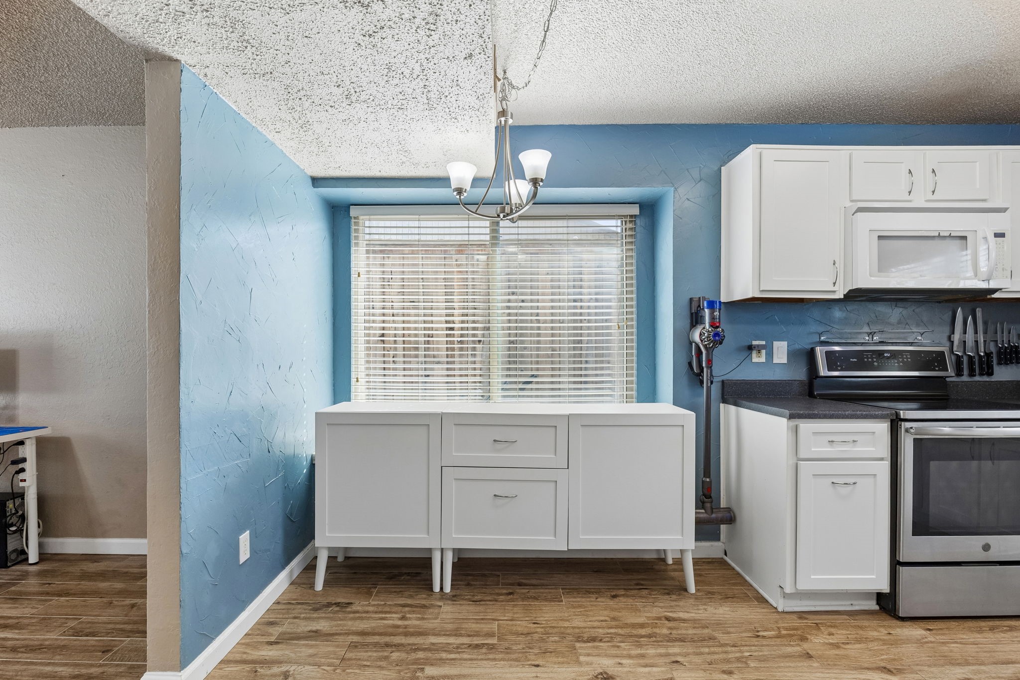 304 Lark Lane Euless TX 76039