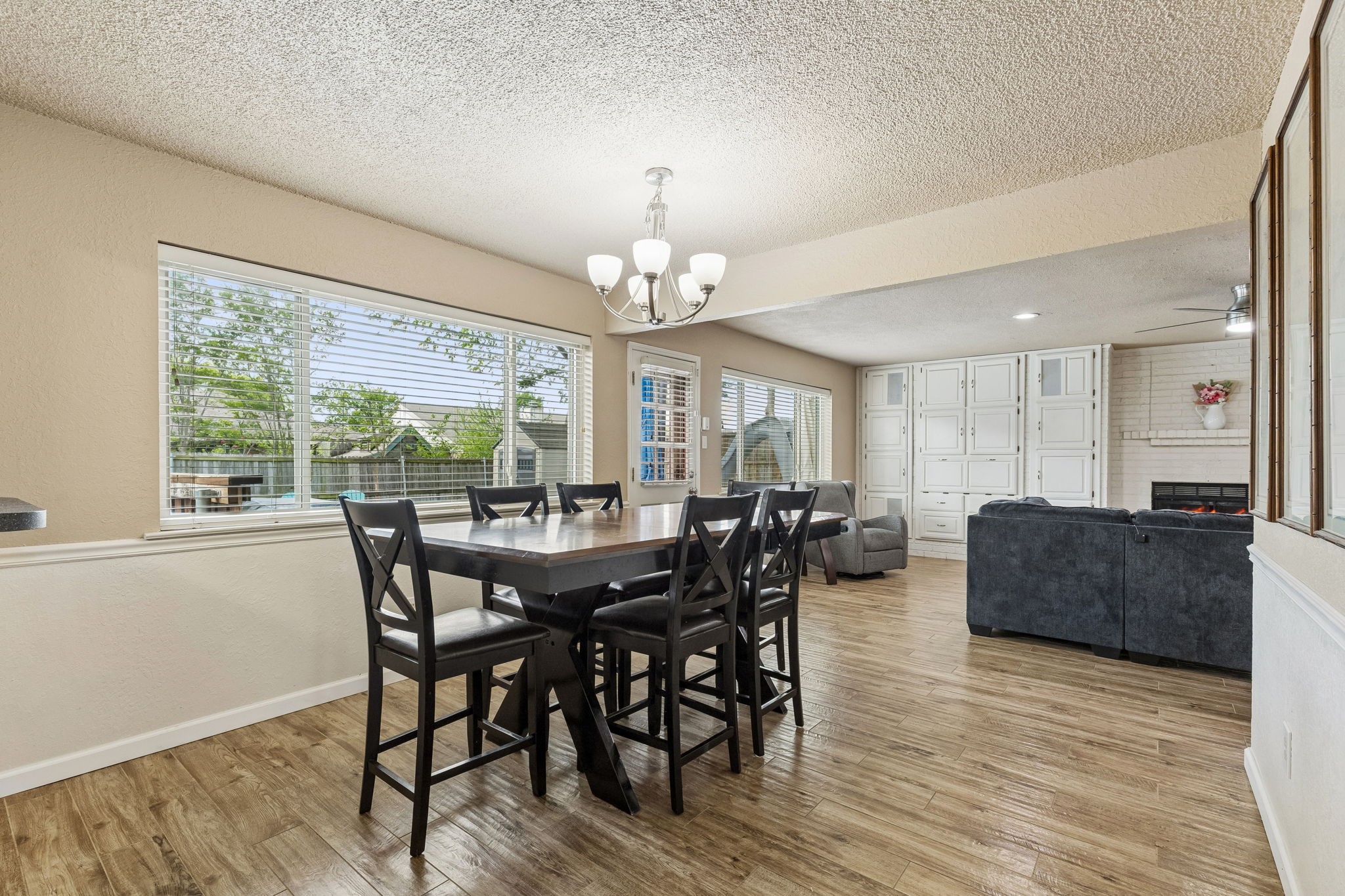 304 Lark Lane Euless TX 76039