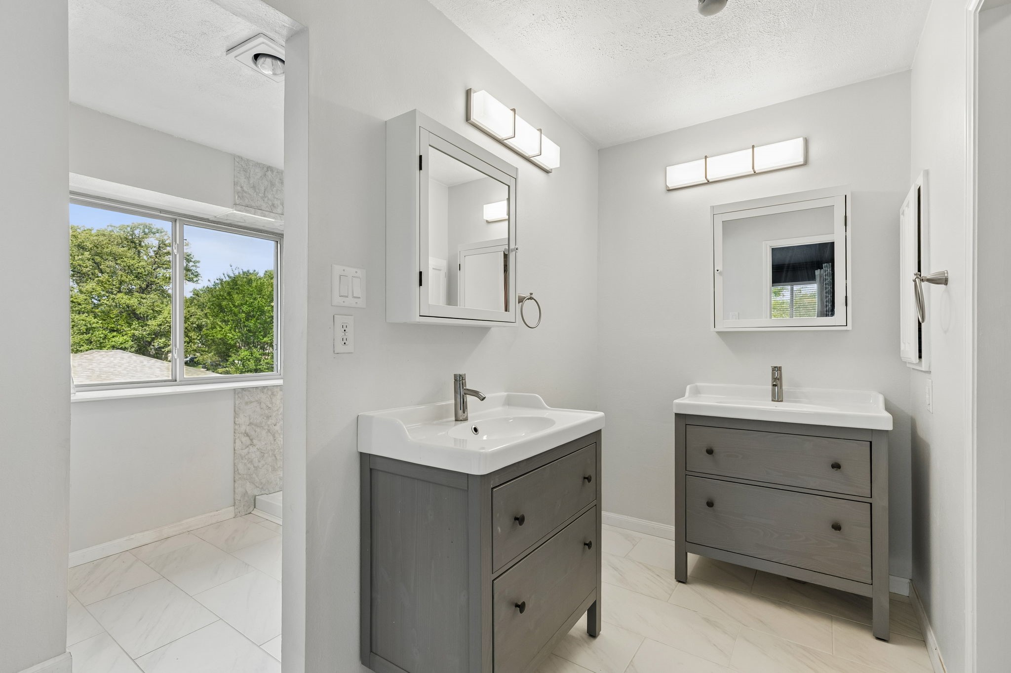 304 Lark Lane Euless TX 76039