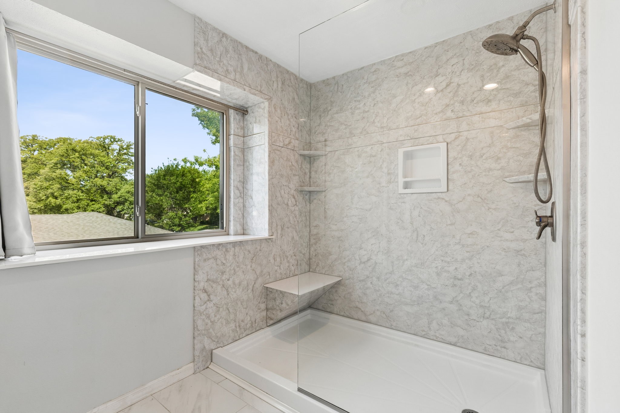 304 Lark Lane Euless TX 76039