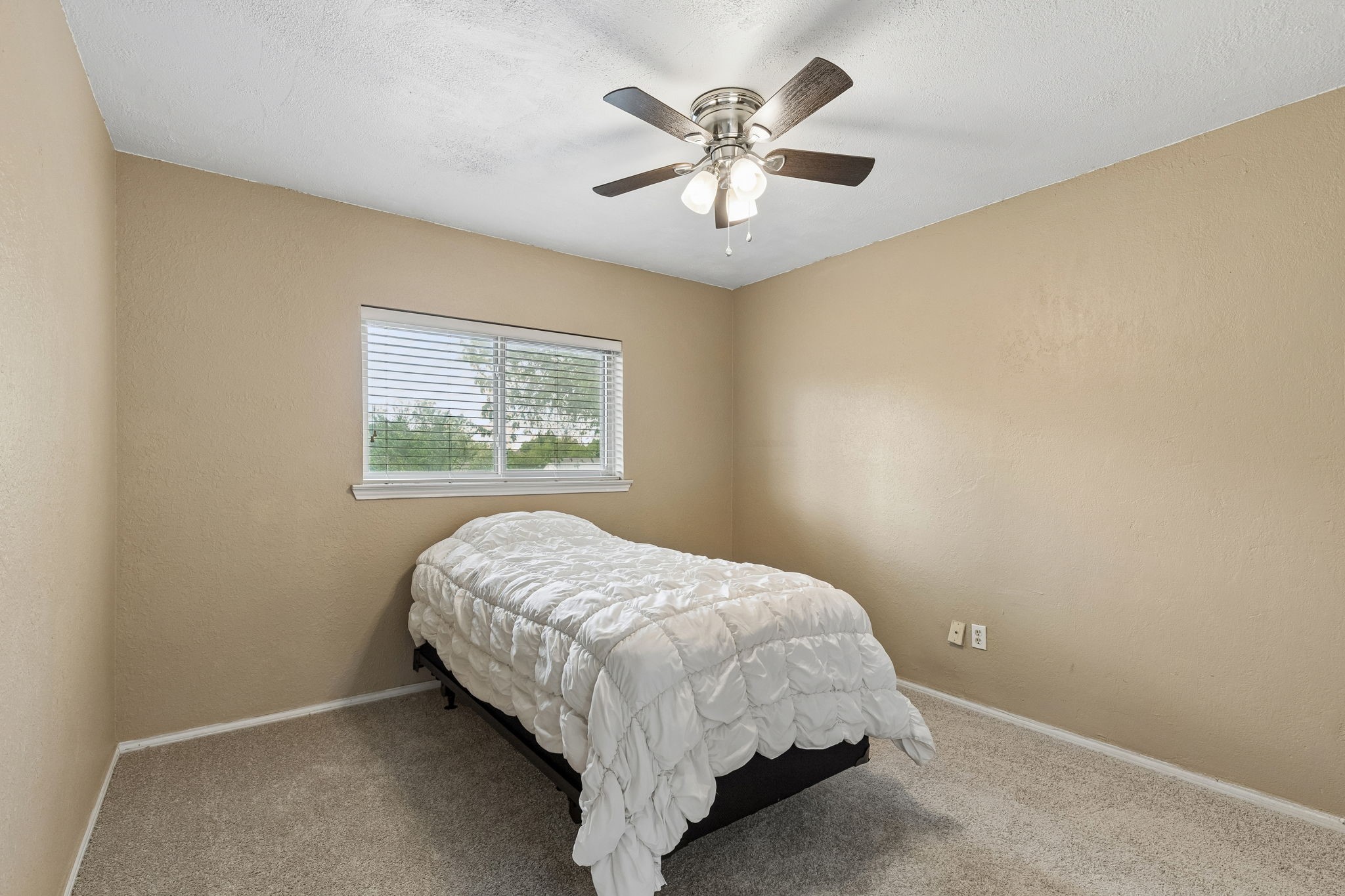 304 Lark Lane Euless TX 76039