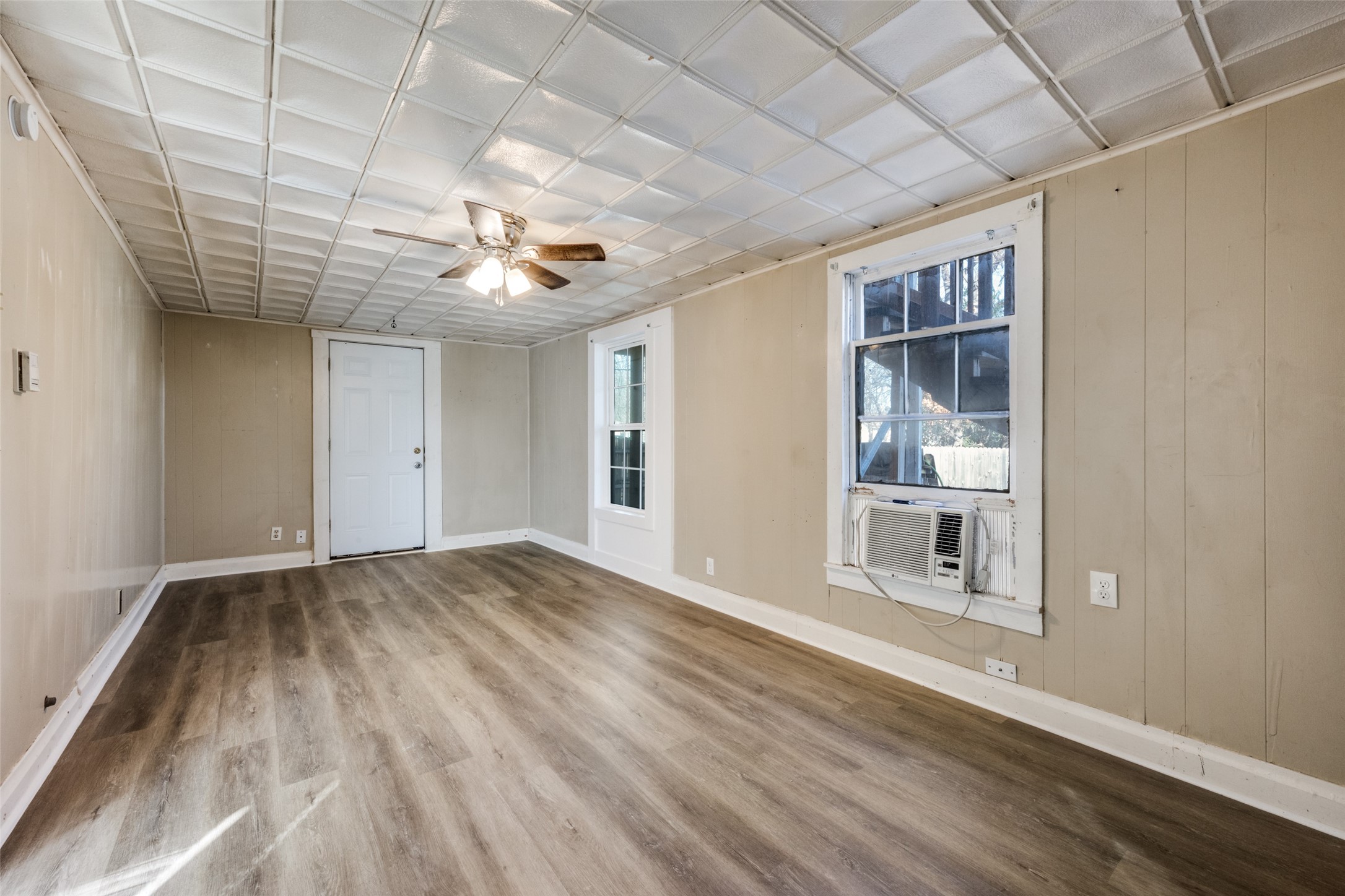 211 E Sherman Drive Denton TX 76209
