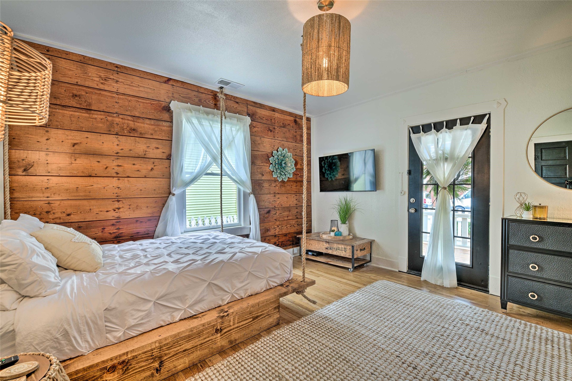 1460 W Allen Avenue Fort Worth TX 76110
