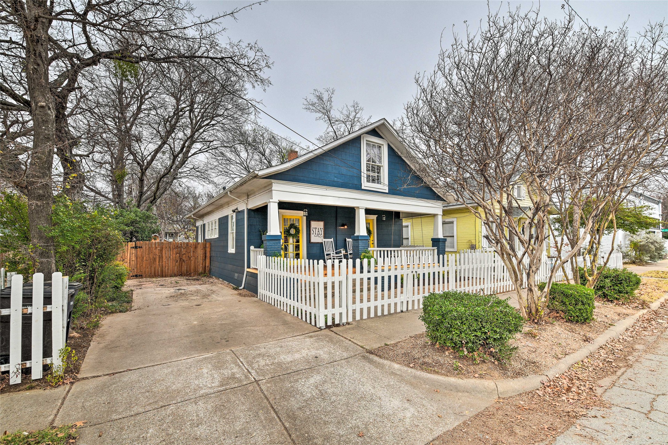 1460 W Allen Avenue Fort Worth TX 76110