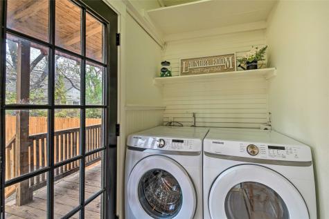 1460 W Allen Avenue Fort Worth TX 76110