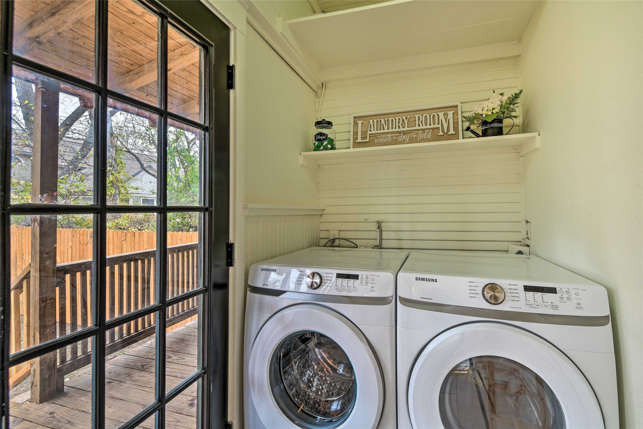 1460 W Allen Avenue Fort Worth TX 76110