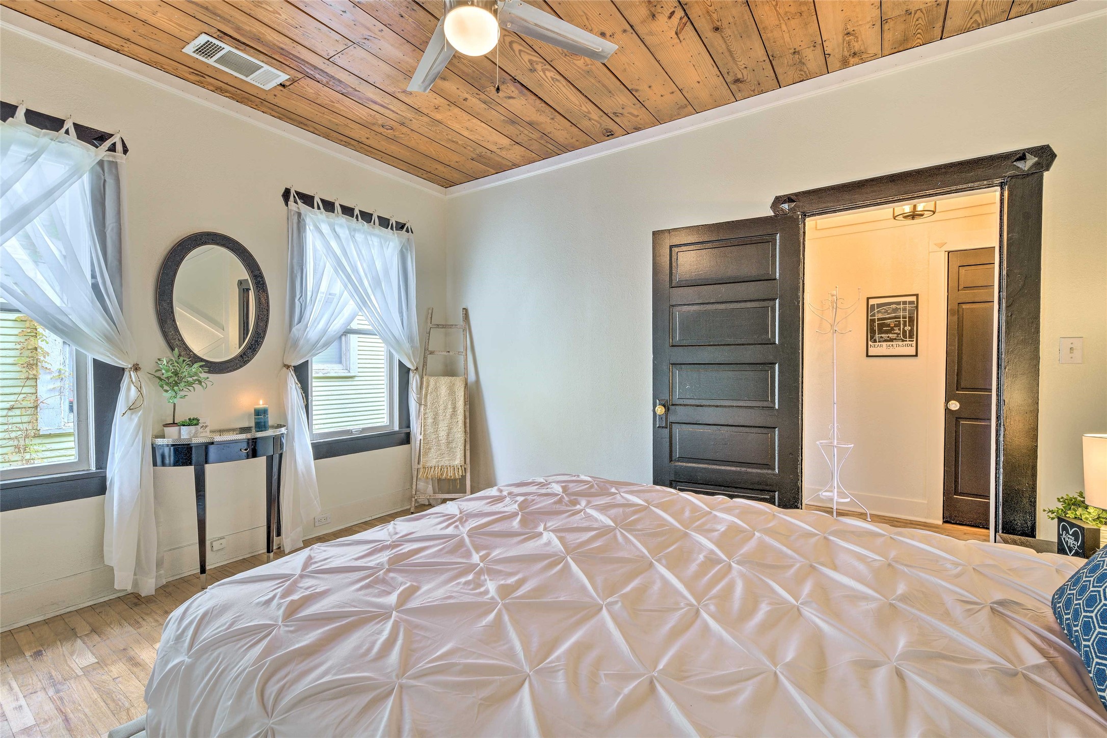 1460 W Allen Avenue Fort Worth TX 76110