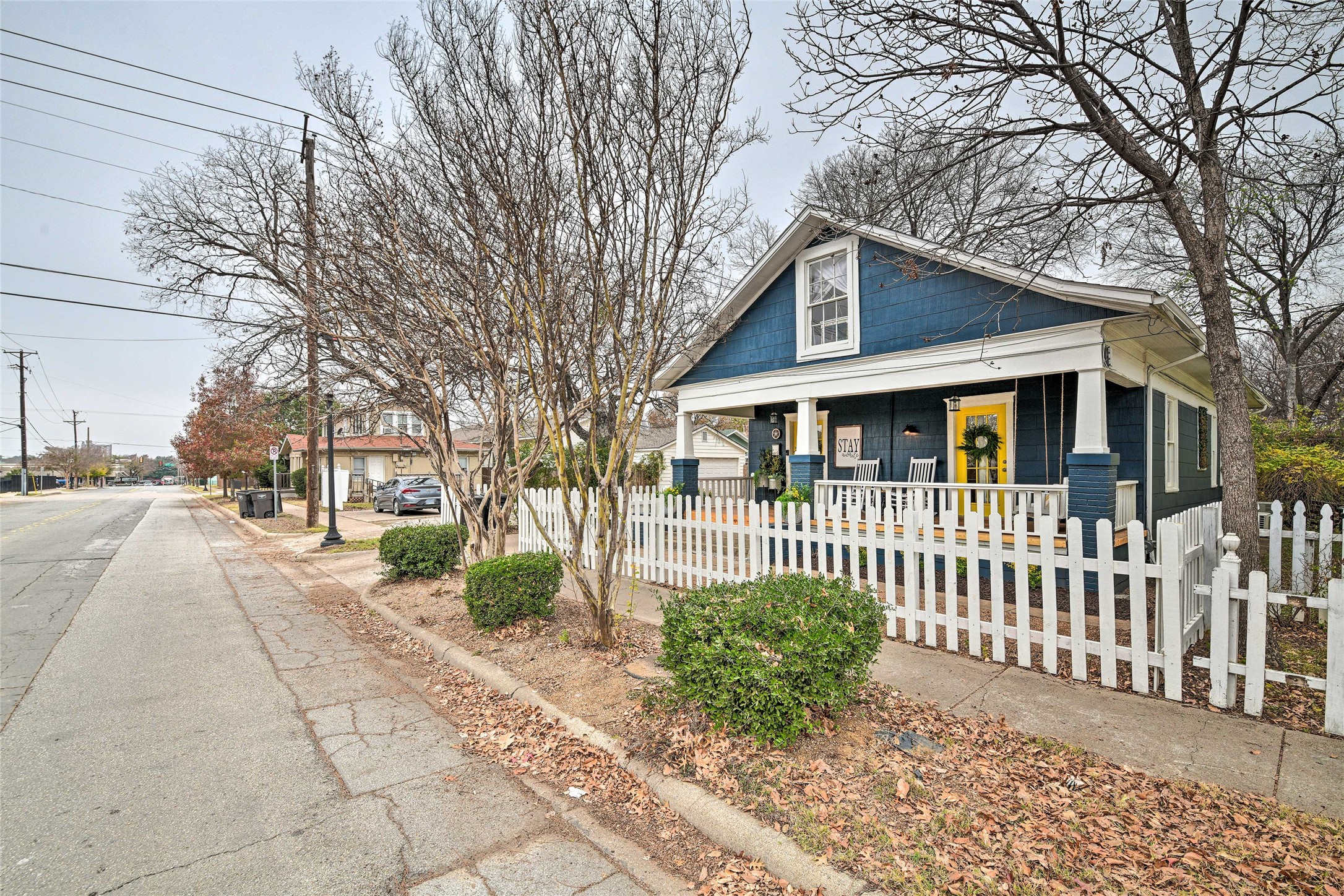 1460 W Allen Avenue Fort Worth TX 76110