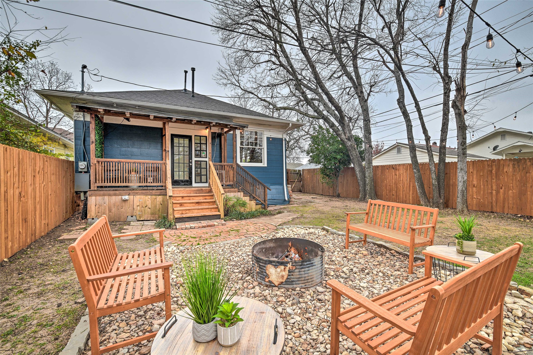 1460 W Allen Avenue Fort Worth TX 76110