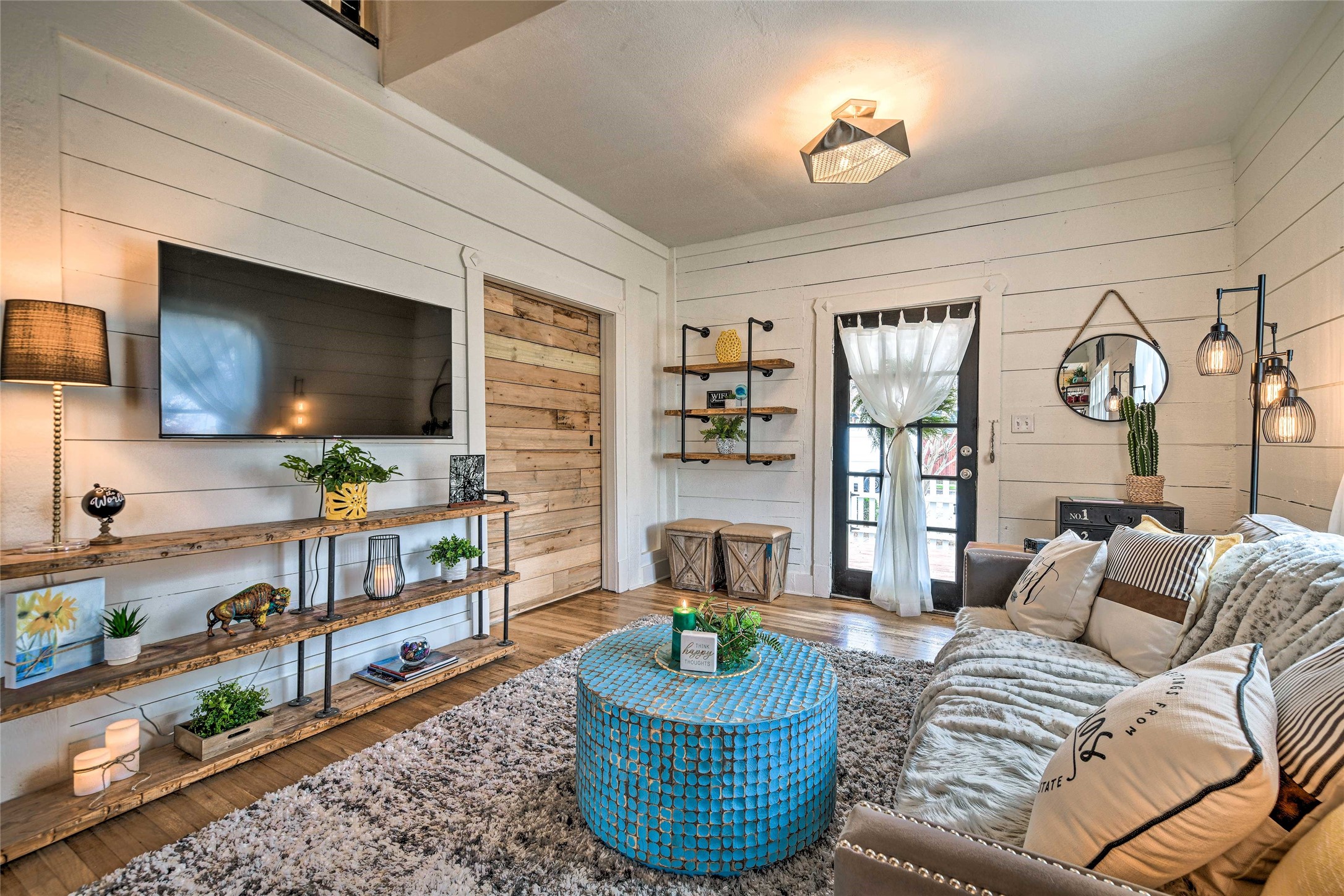 1460 W Allen Avenue Fort Worth TX 76110