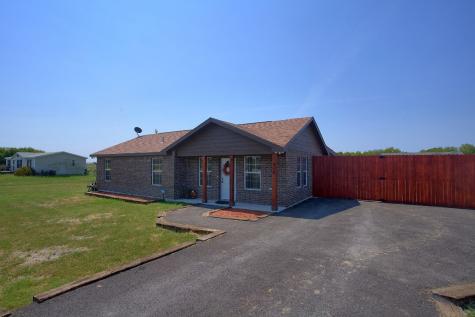 610 S Aquilla Street Itasca TX 76055