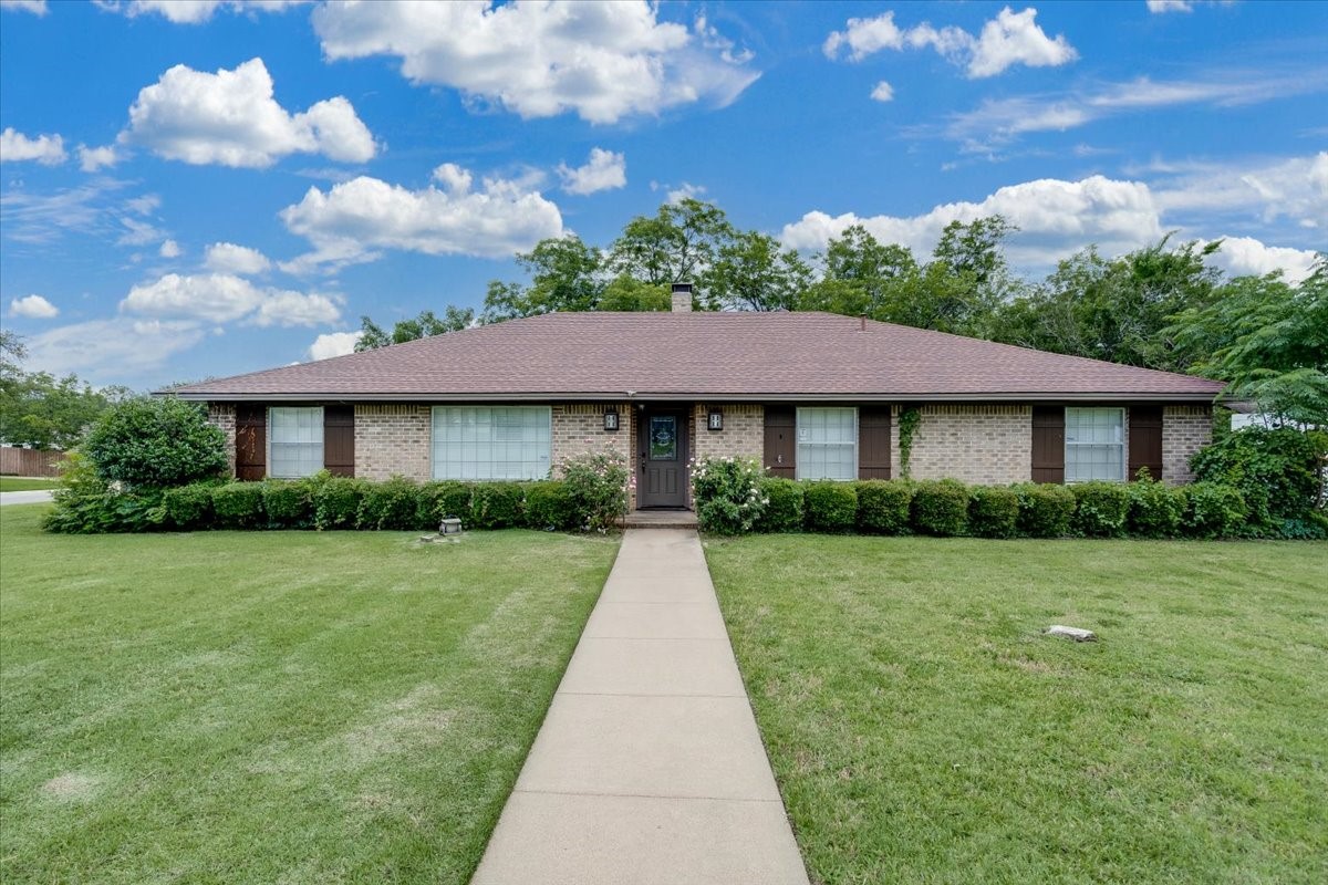 1706 Stagecoach Drive Pantego TX 76013