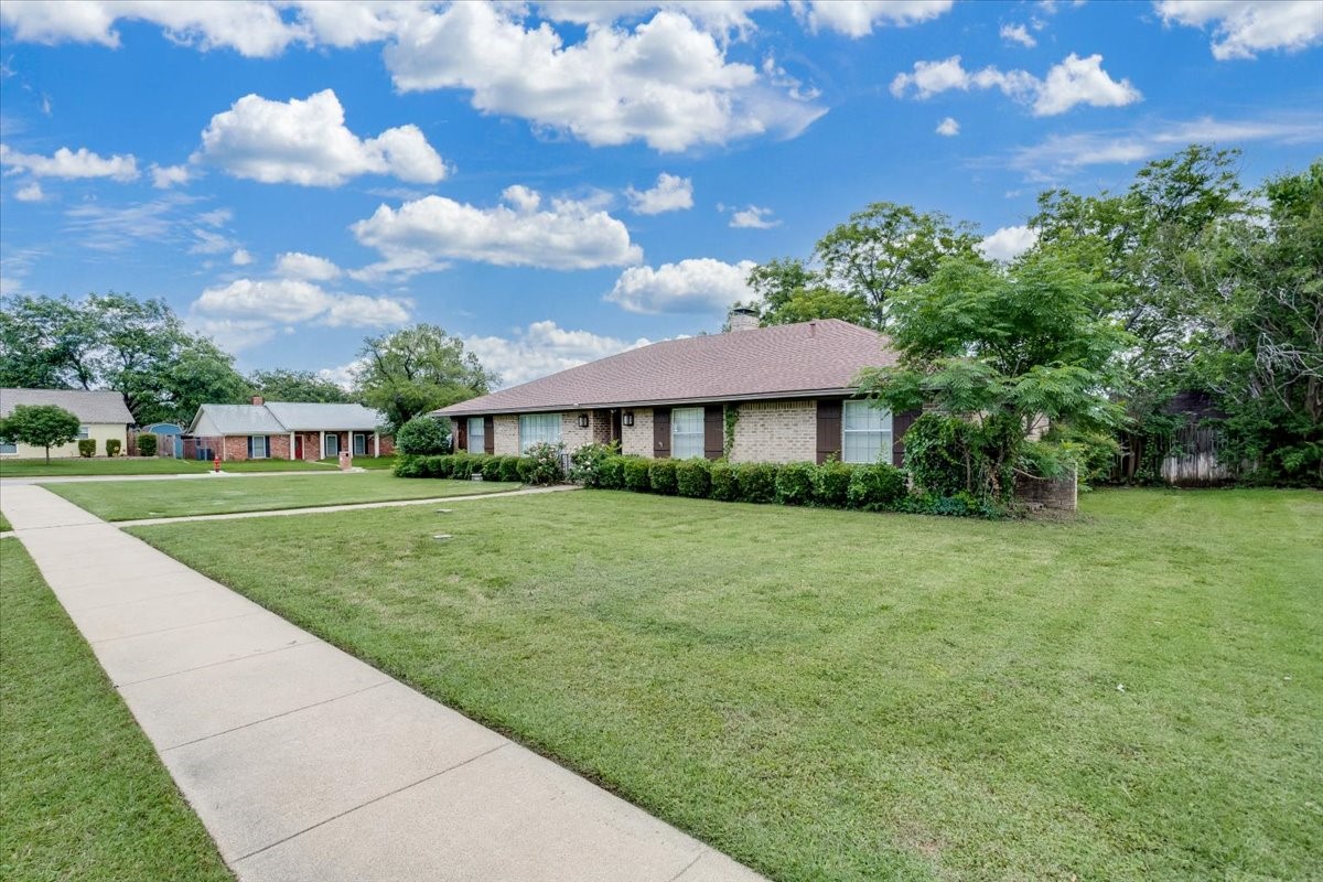 1706 Stagecoach Drive Pantego TX 76013