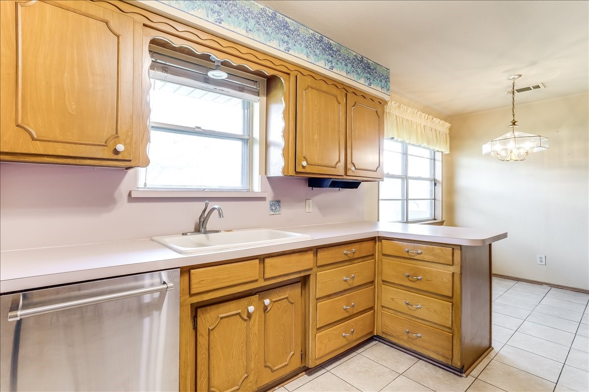 1706 Stagecoach Drive Pantego TX 76013